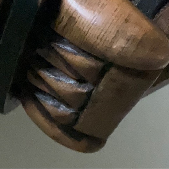 Northwest Coast–Style Carved Wooden Animal Head Painted and Inlaid Details - Picture 13 of 16